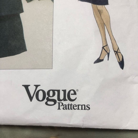 Rare Vogue pattern 1735- Givenchy original- jacket- vest pencil skirt- advanced. - Picture 4 of 9